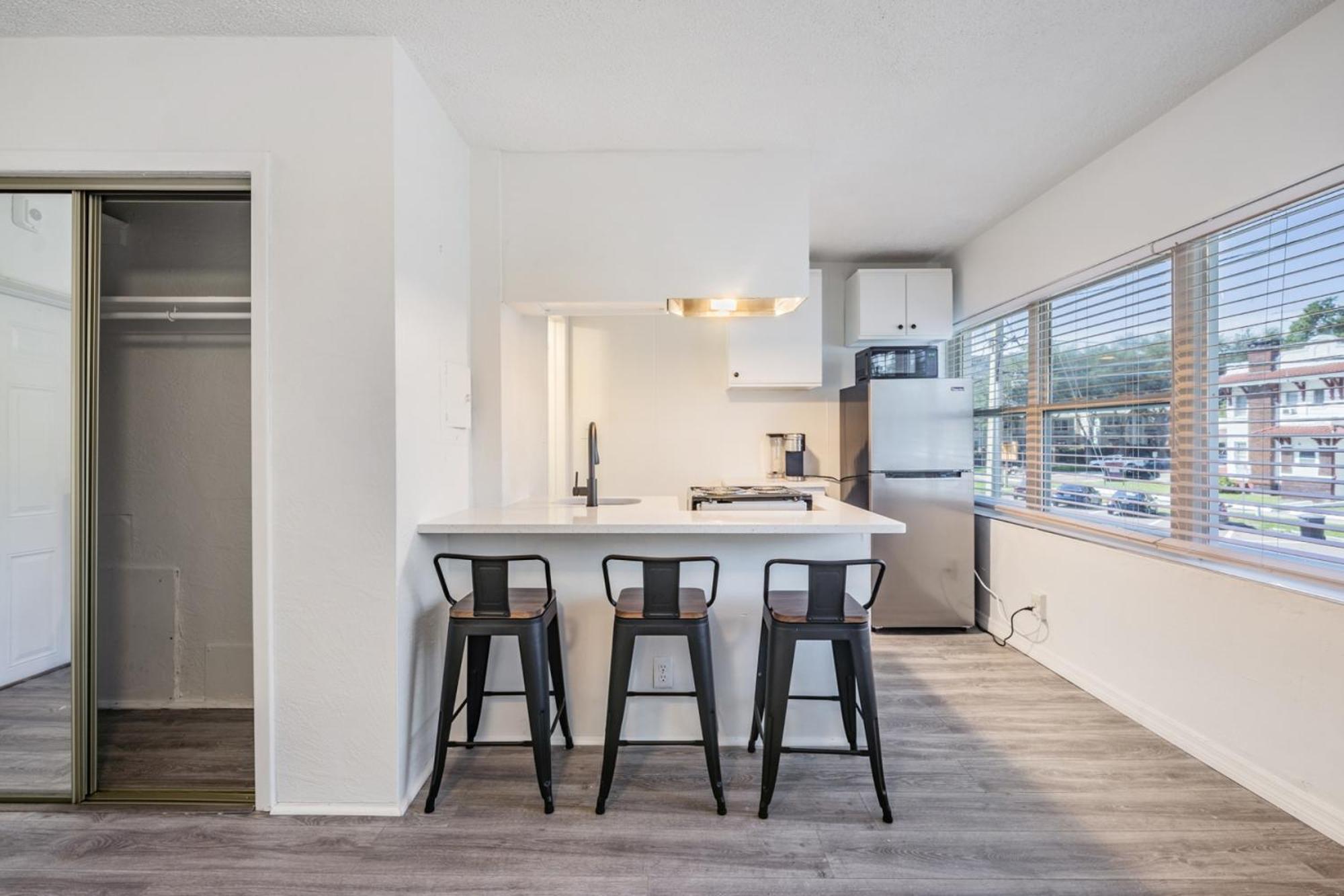 Spacious Near Nightlife & Dining! * Sankt Petersburg