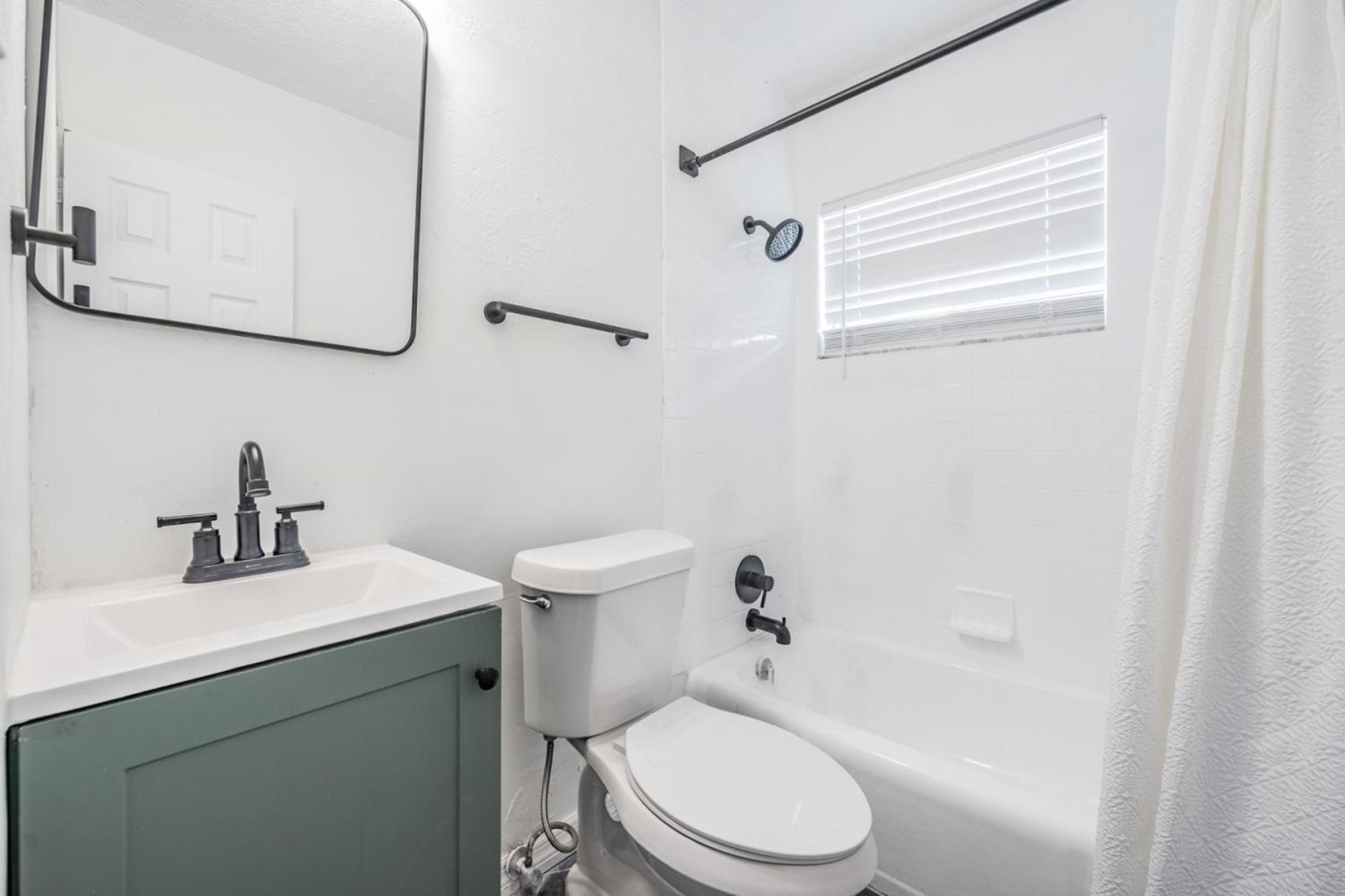 Spacious Near Nightlife & Dining! * Sankt Petersburg